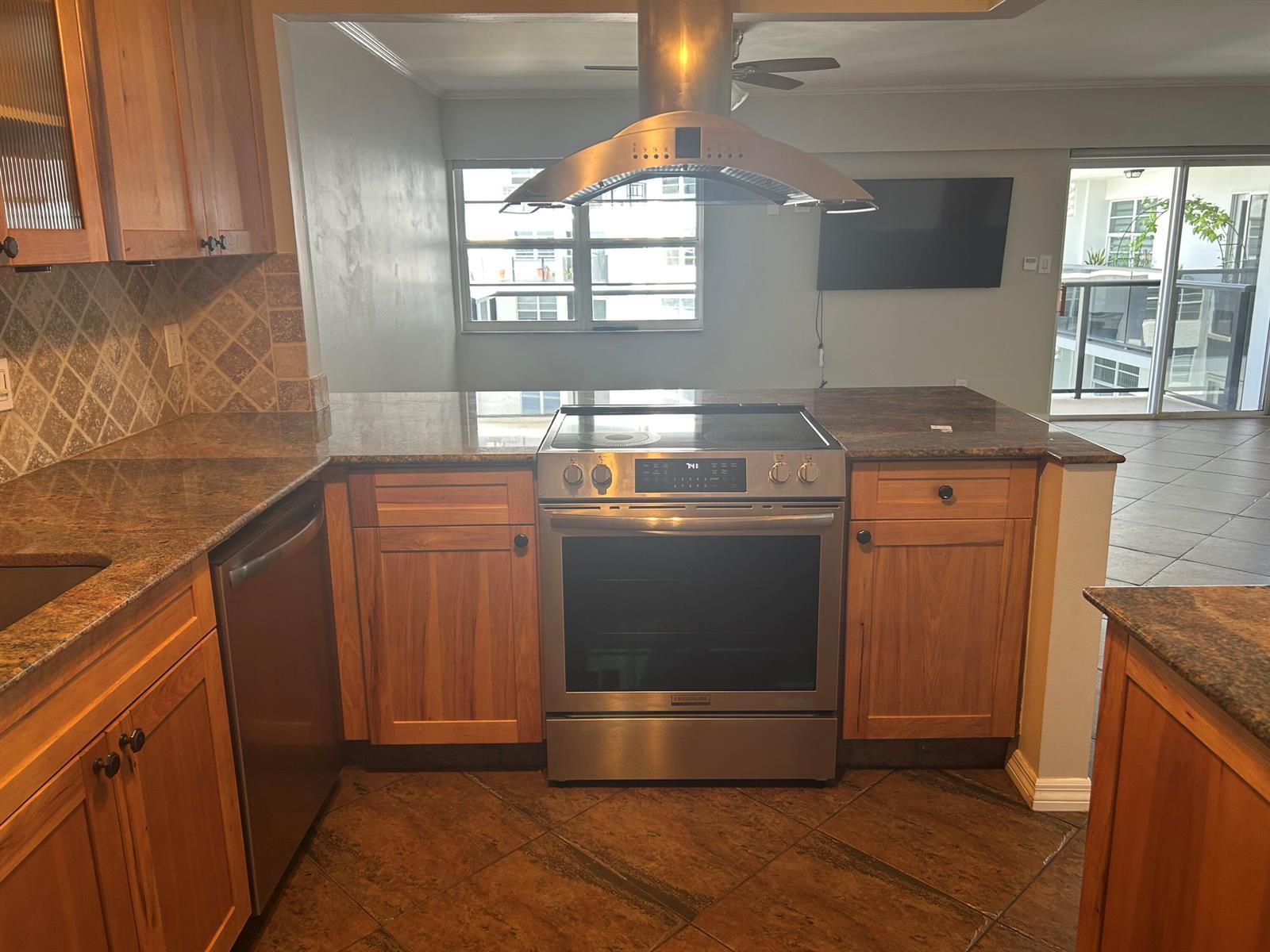 5100 Dupont Boulevard # 8L, Fort Lauderdale FL 33308