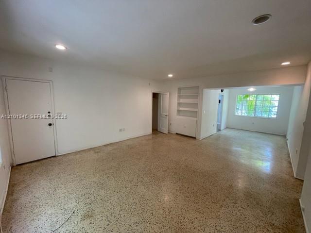 825 W 40th St # 2, Miami Beach FL 33140