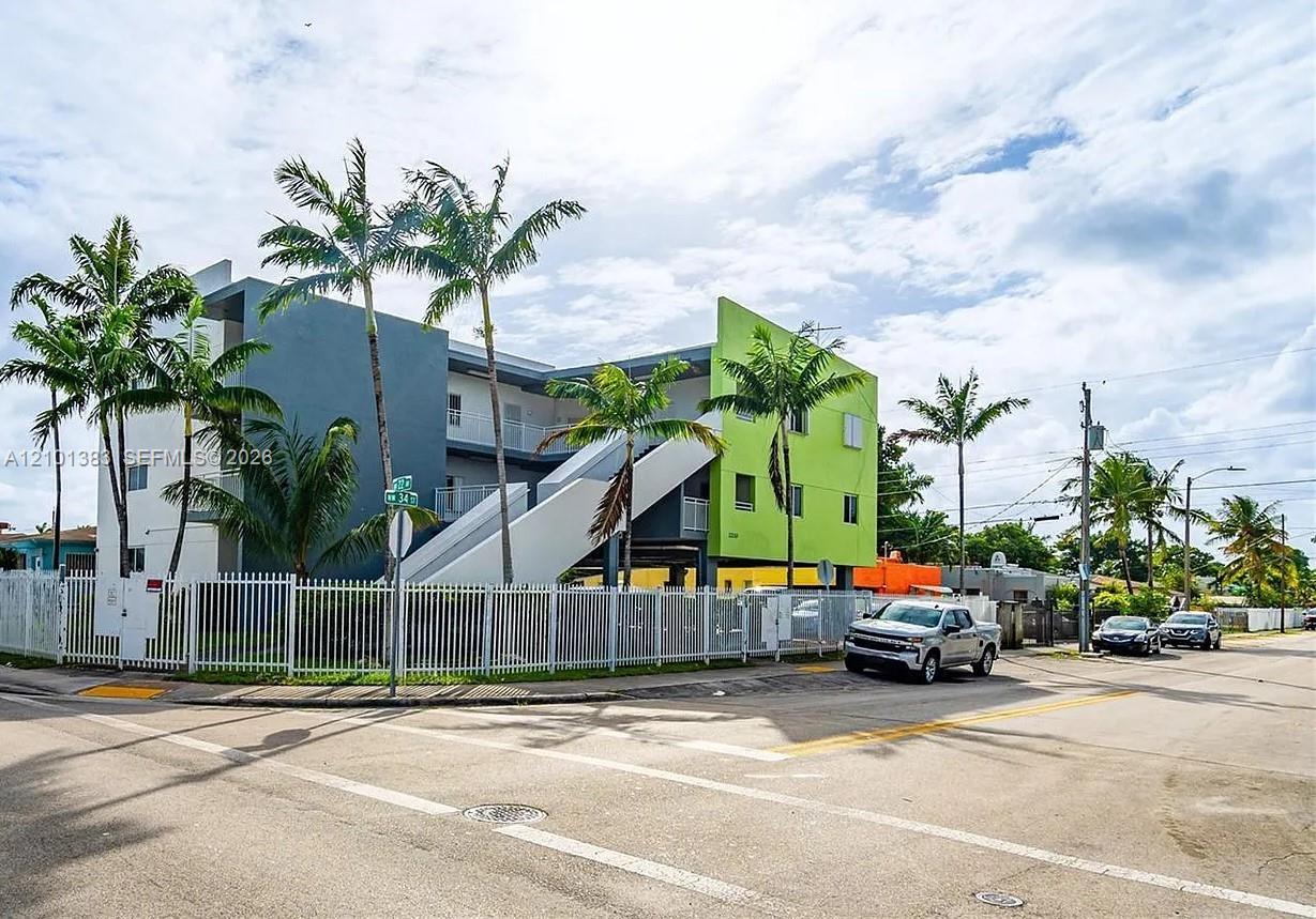 2210 NW 34th St # 204, Miami FL 33142