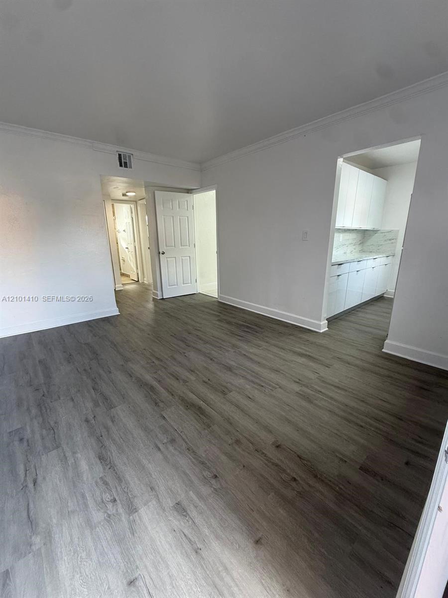 1245 W 24th St # 109, Hialeah FL 33010