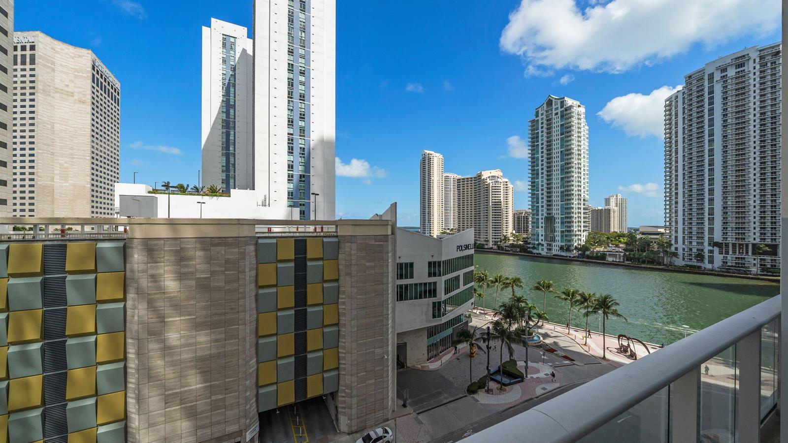 300 S BISCAYNE Boulevard # 832, Miami FL 33131