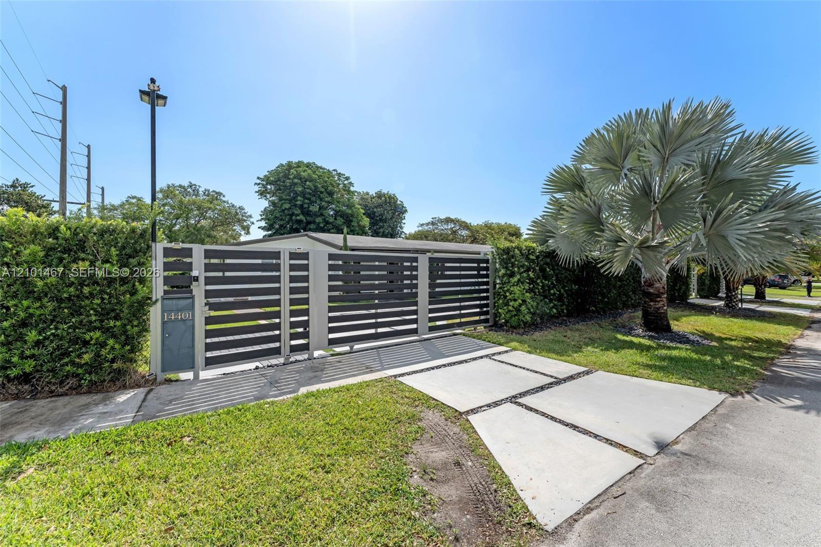 14401 SW 79th Ave, Palmetto Bay FL 33158
