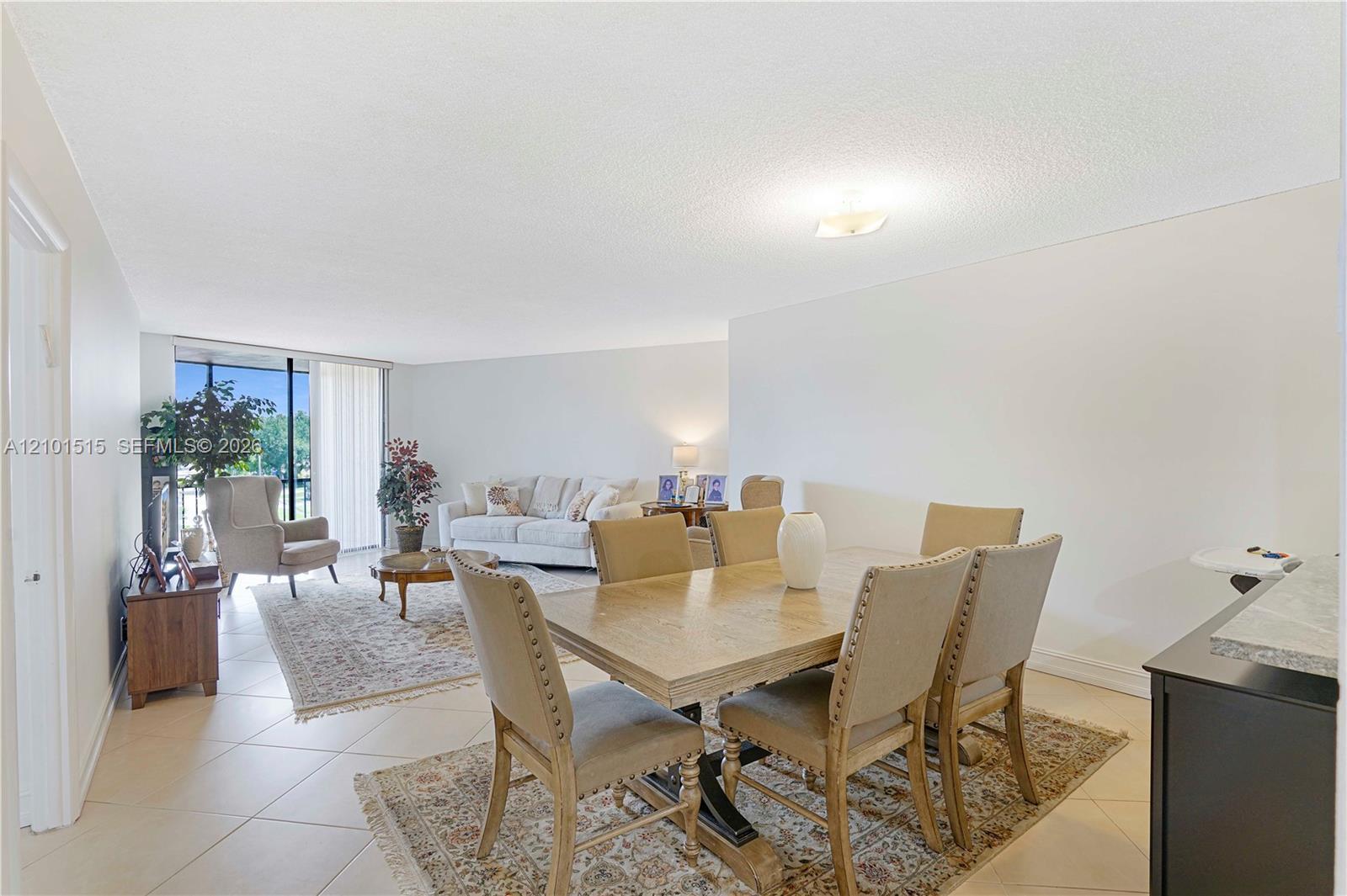 3900 N Hills Dr # 307, Hollywood FL 33021