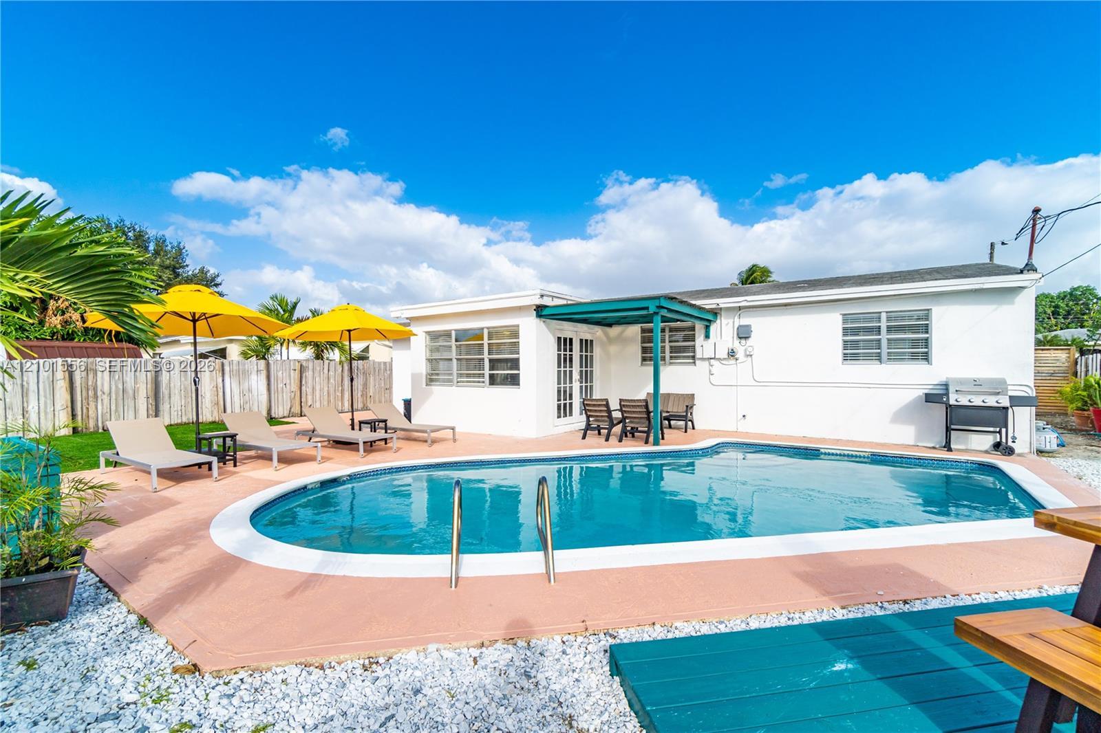 730 N 72nd Ter, Hollywood FL 33024