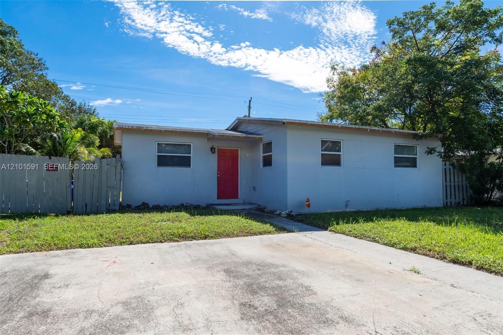 2340 NE 3rd Ave, Pompano Beach FL 33060