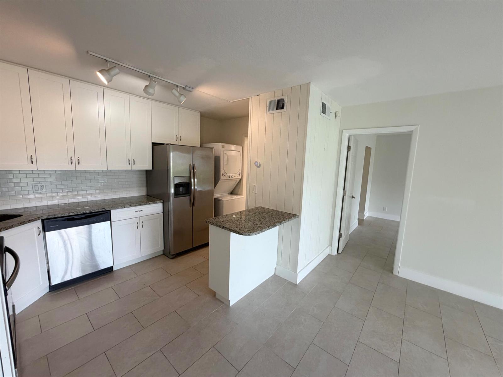 1112 GREEN PINE Boulevard # F1, West Palm Beach FL 33409