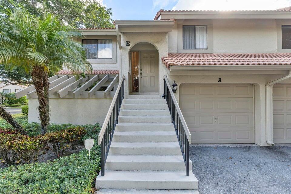 5720 Coach House Circle, Boca Raton FL 33486