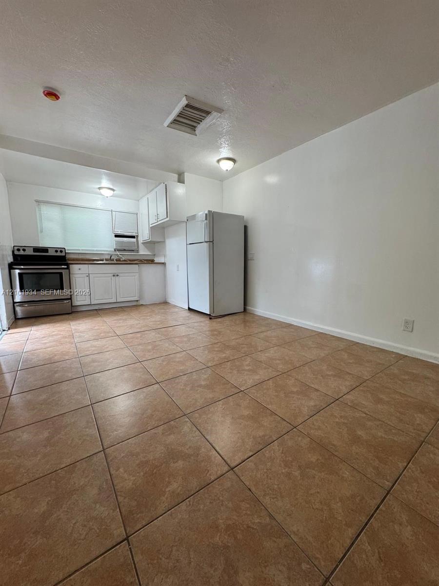 17031 NE 21st Ave # 14, North Miami Beach FL 33162