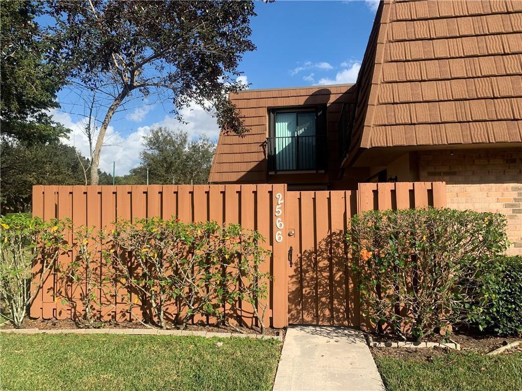 2566 CAMELOT Court, Cooper City FL 33026