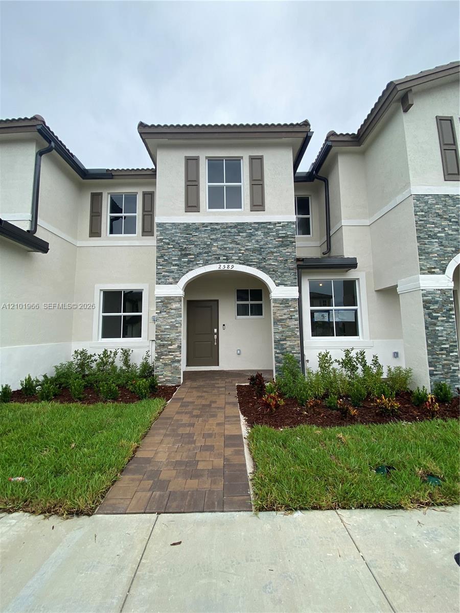 2589 SE 25th Dr, Homestead FL 33035