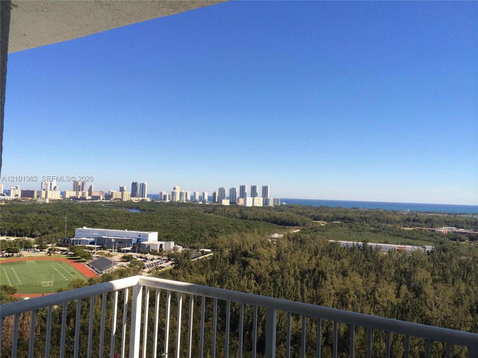 15051 Royal Oaks Ln # 2204, North Miami FL 33181