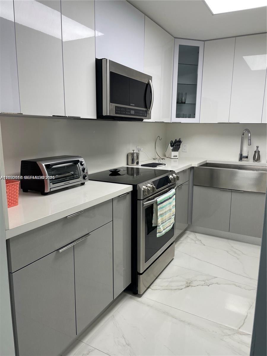 2101 S Ocean Dr # 405, Hollywood FL 33019