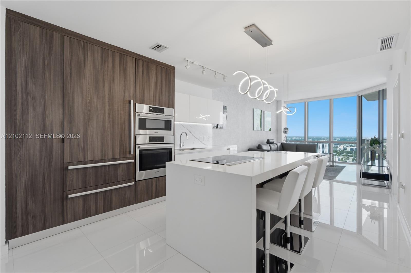 851 NE 1st Ave # 3906, Miami FL 33132