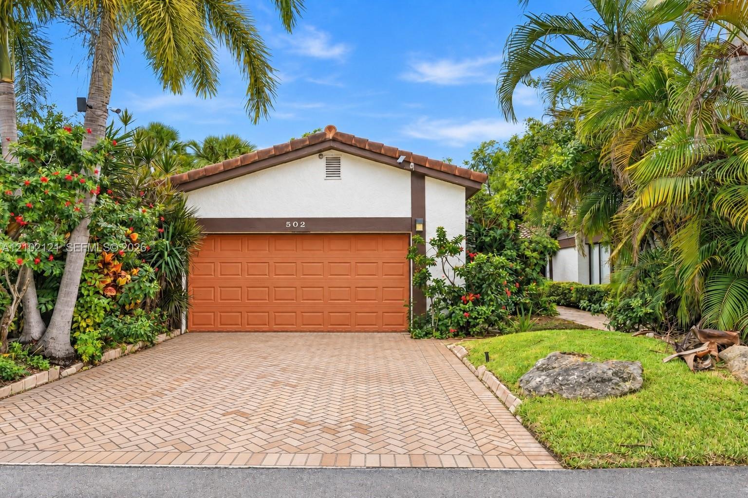 502 NE 195th St, Miami FL 33179