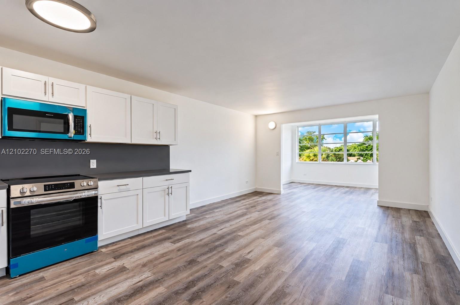 445 NE 195 th st # 330, Miami FL 33179