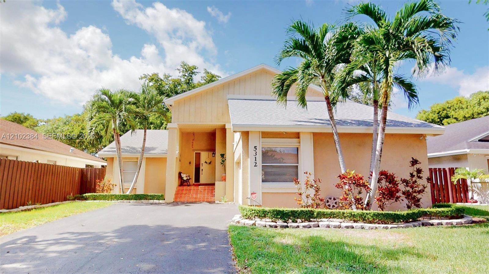 5312 SW 151st Pl, Miami FL 33185