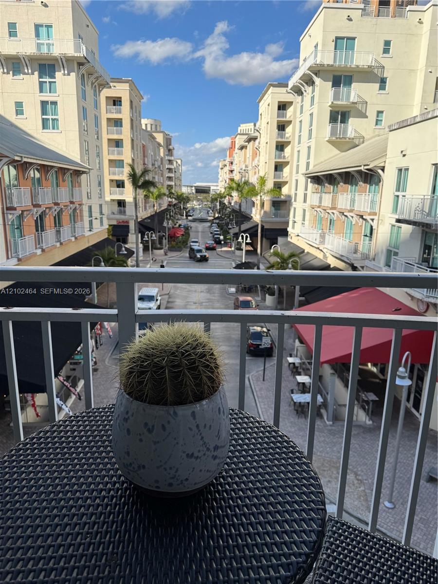 7275 SW 90th Way # 301, Miami FL 33156