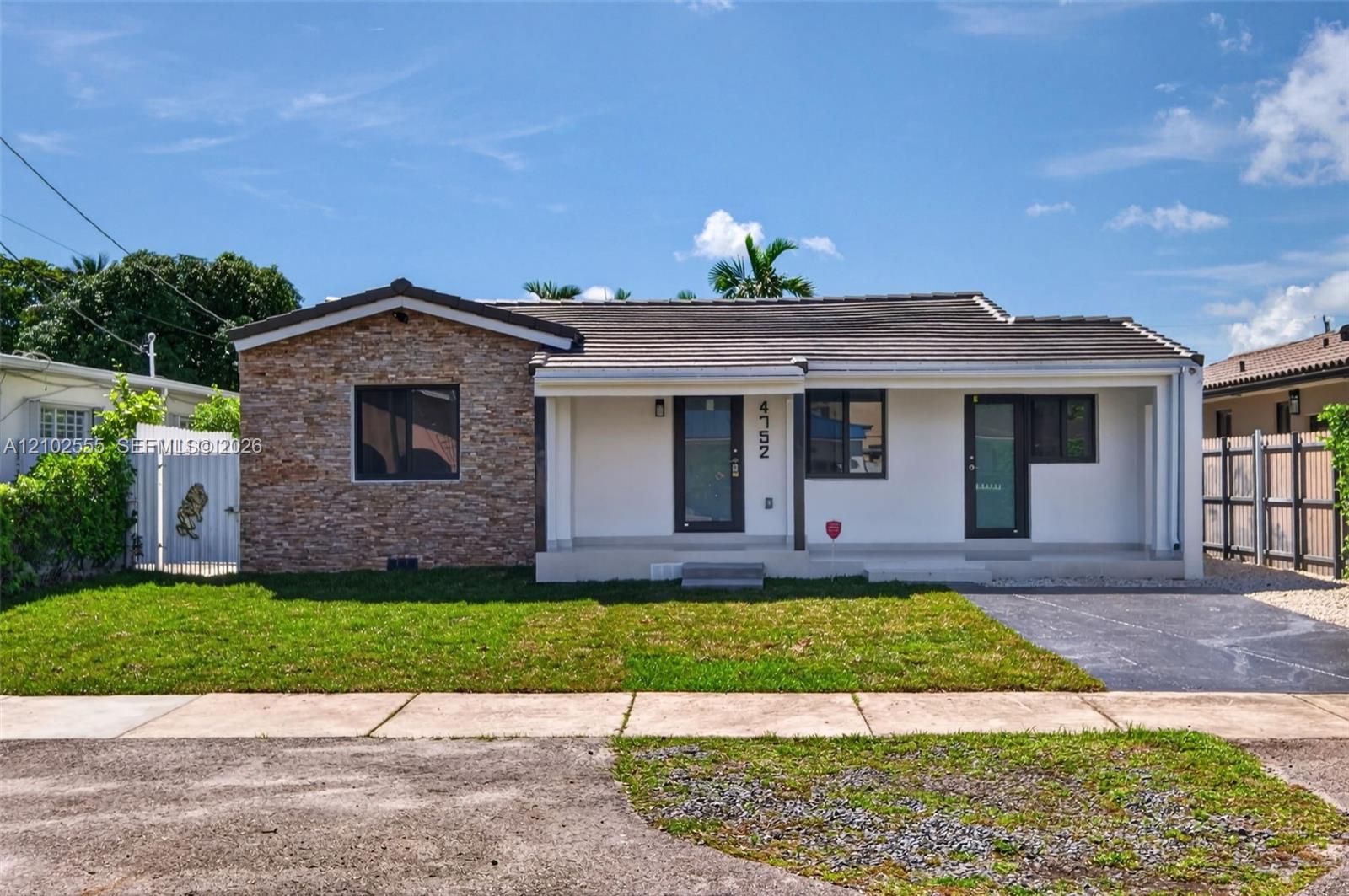 4752 SW 1st St, Miami FL 33134