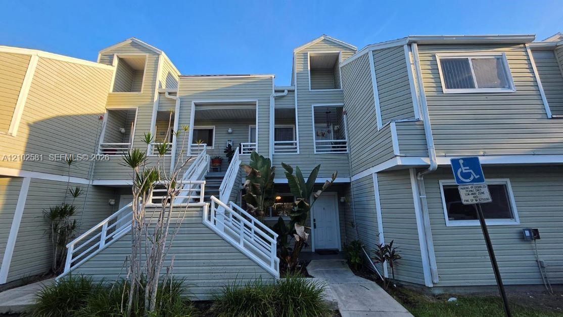 3401 NW 44th St # 201, Oakland Park FL 33309