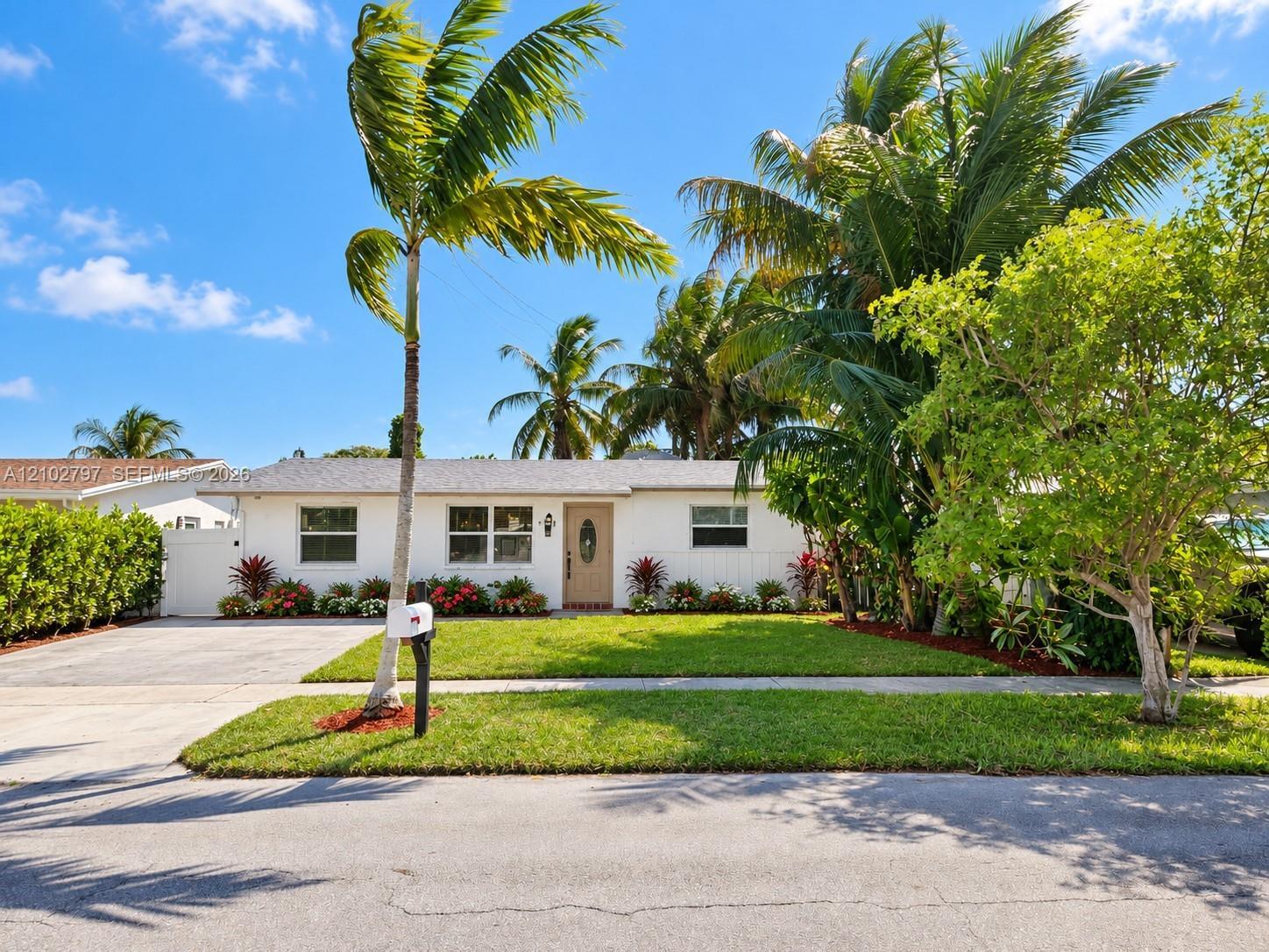 6330 Dawson St, Hollywood FL 33023