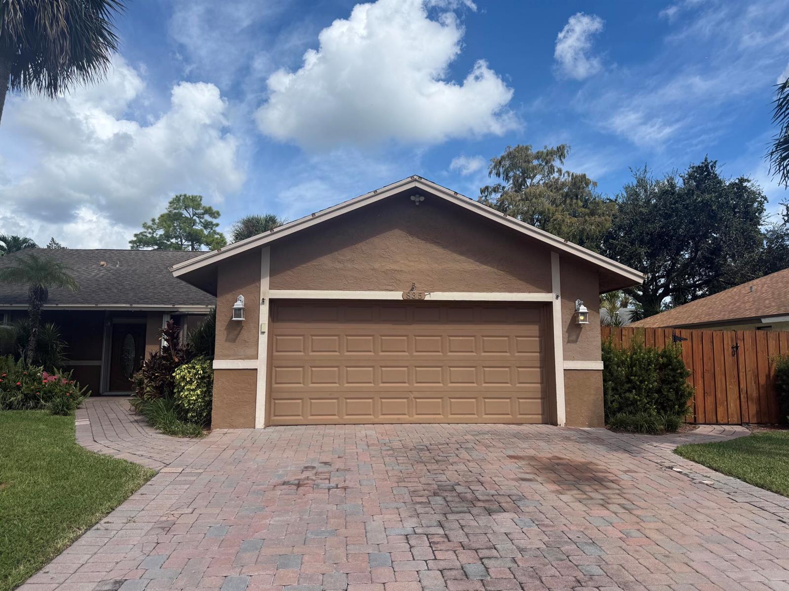 835 IVY Drive, Wellington FL 33414