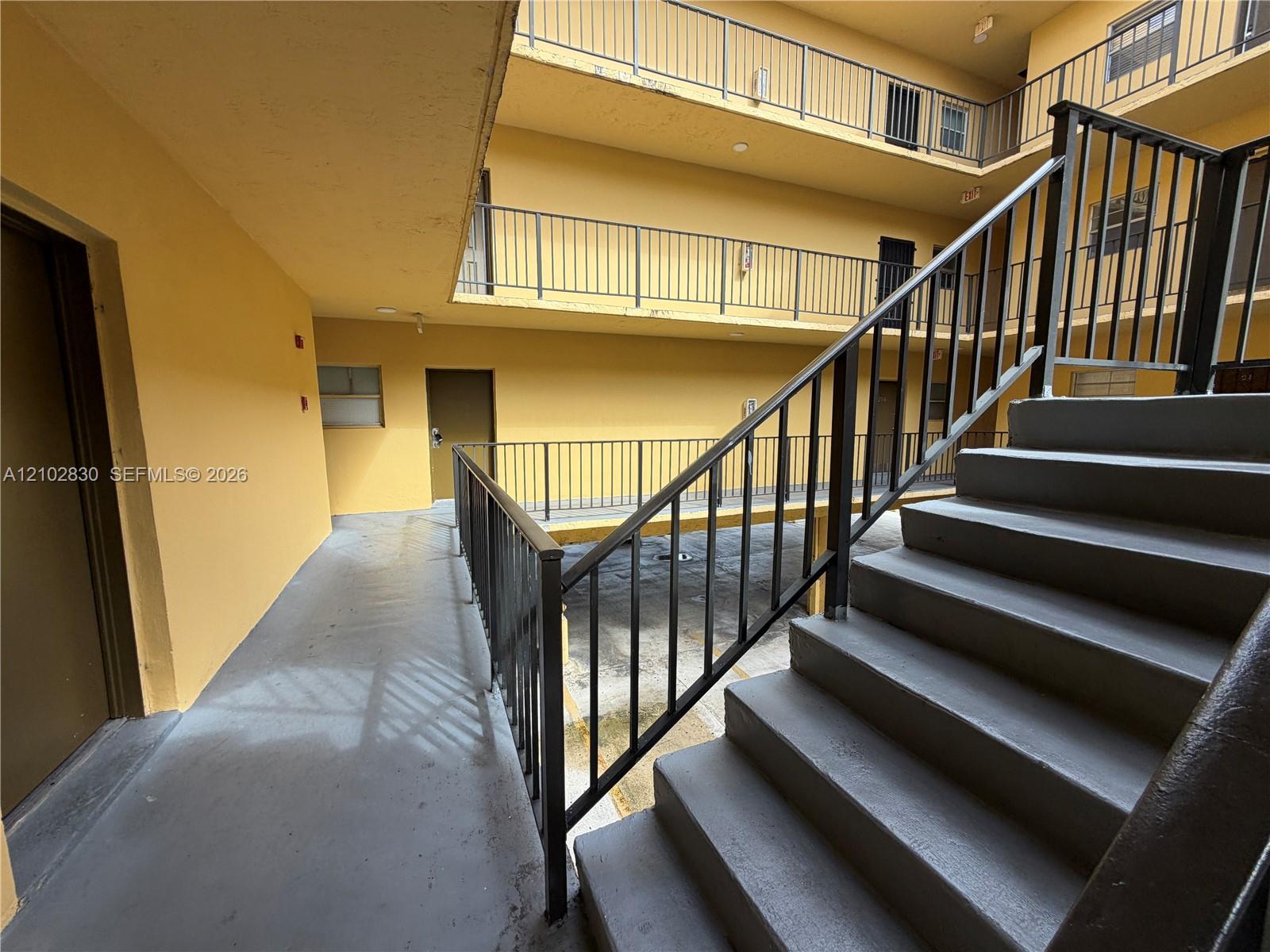 300 NE 125th St # 205, North Miami FL 33161