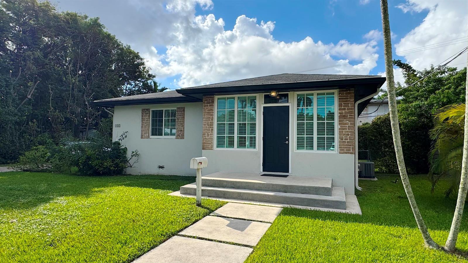 133 SE 2nd Street, Dania Beach FL 33004