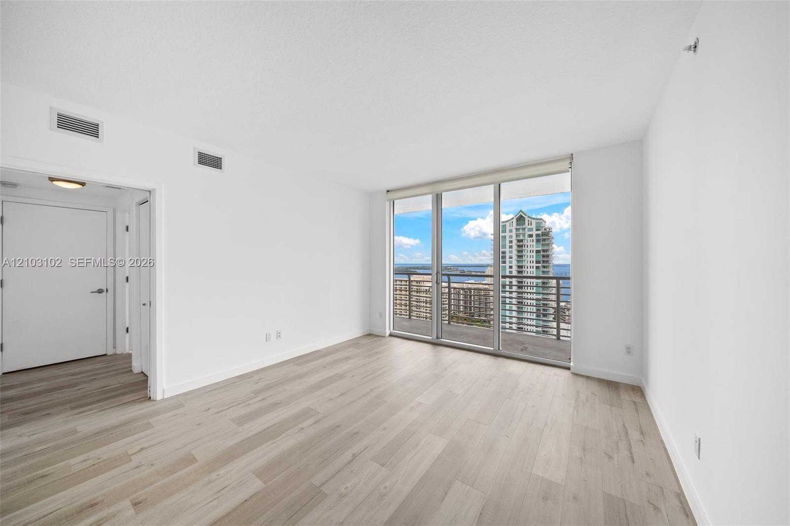325 S Biscayne Blvd # 3819, Miami FL 33131