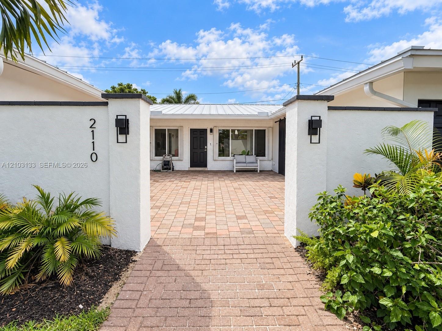 2110 NE 56th St # 1, Fort Lauderdale FL 33308