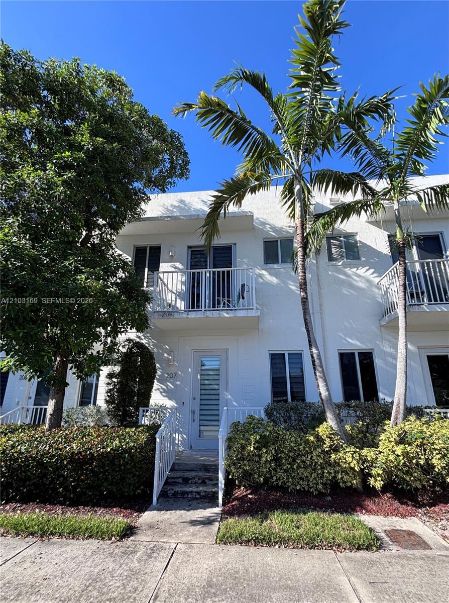 2641 NE 212th Ter # 207, Miami FL 33180