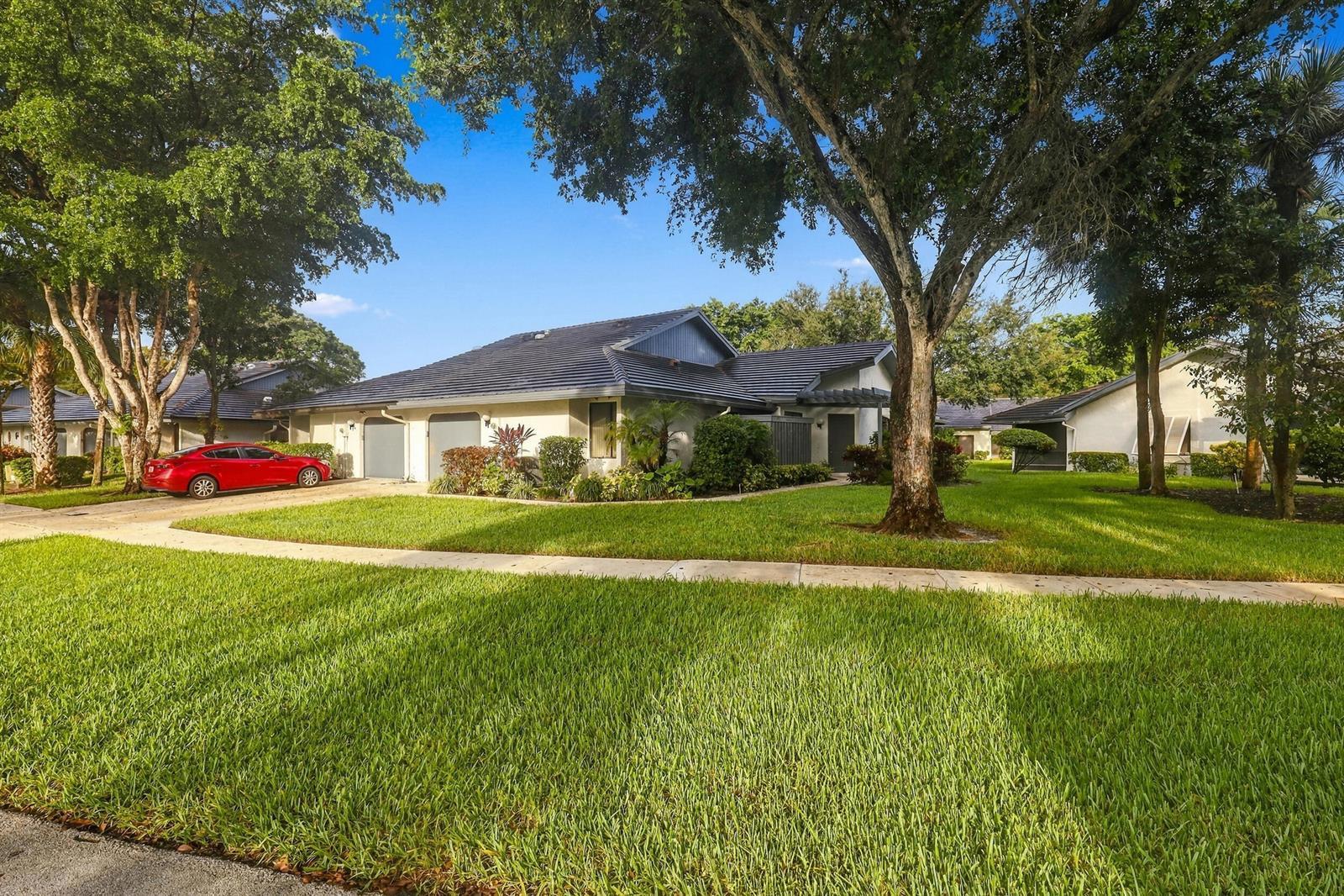 5086 Pine Drive, Boynton Beach FL 33437