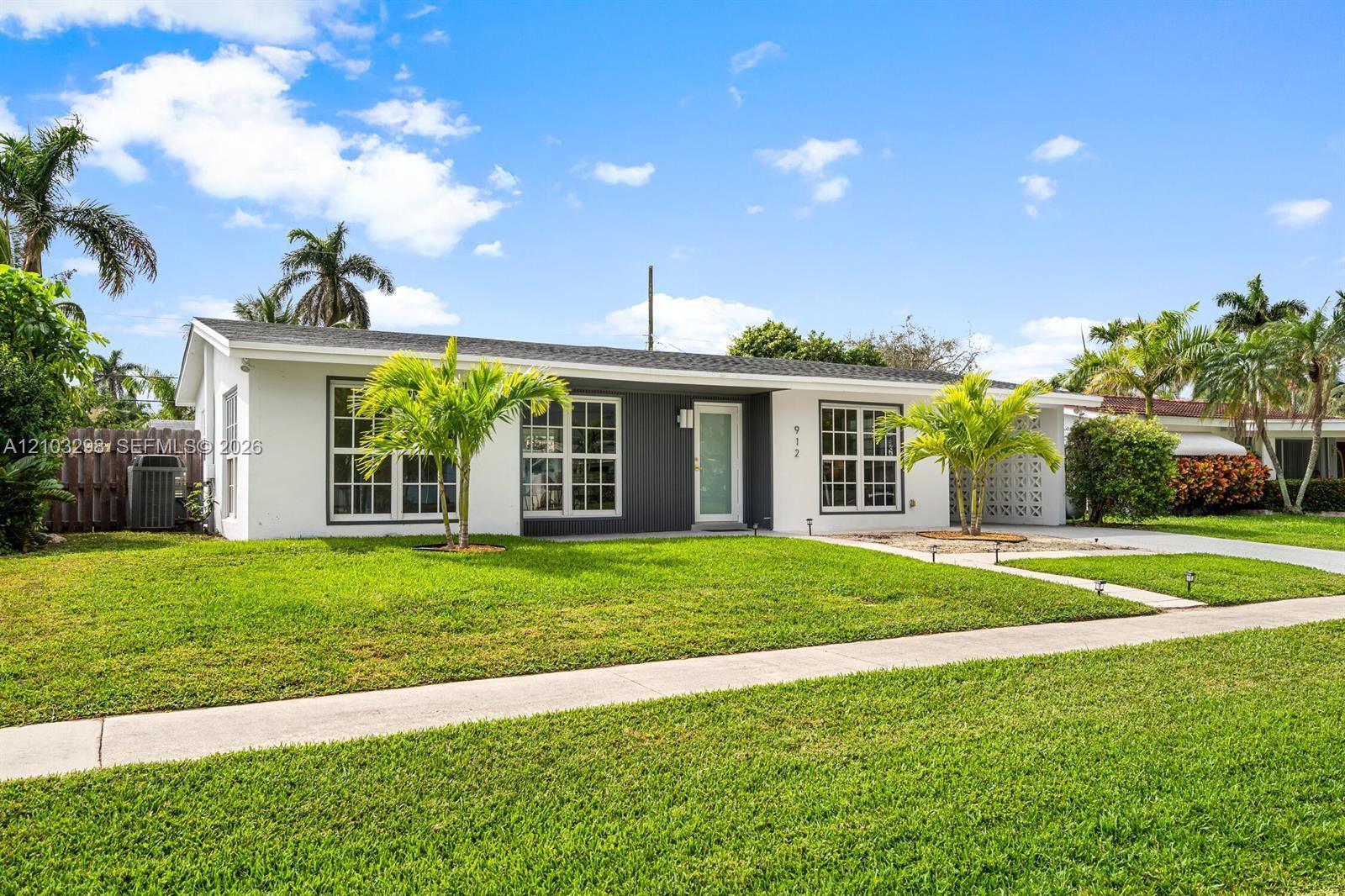 912 SE 16th Pl, Deerfield Beach FL 33441