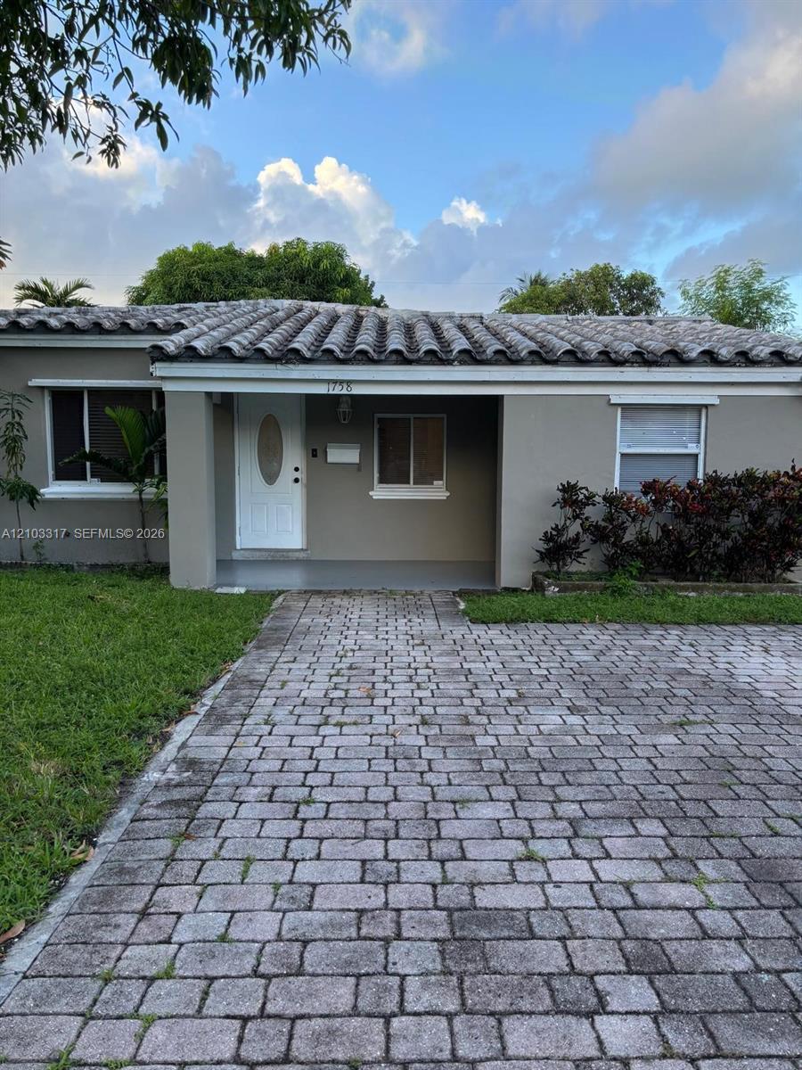 1758 NE 177th St # 1758, North Miami Beach FL 33162