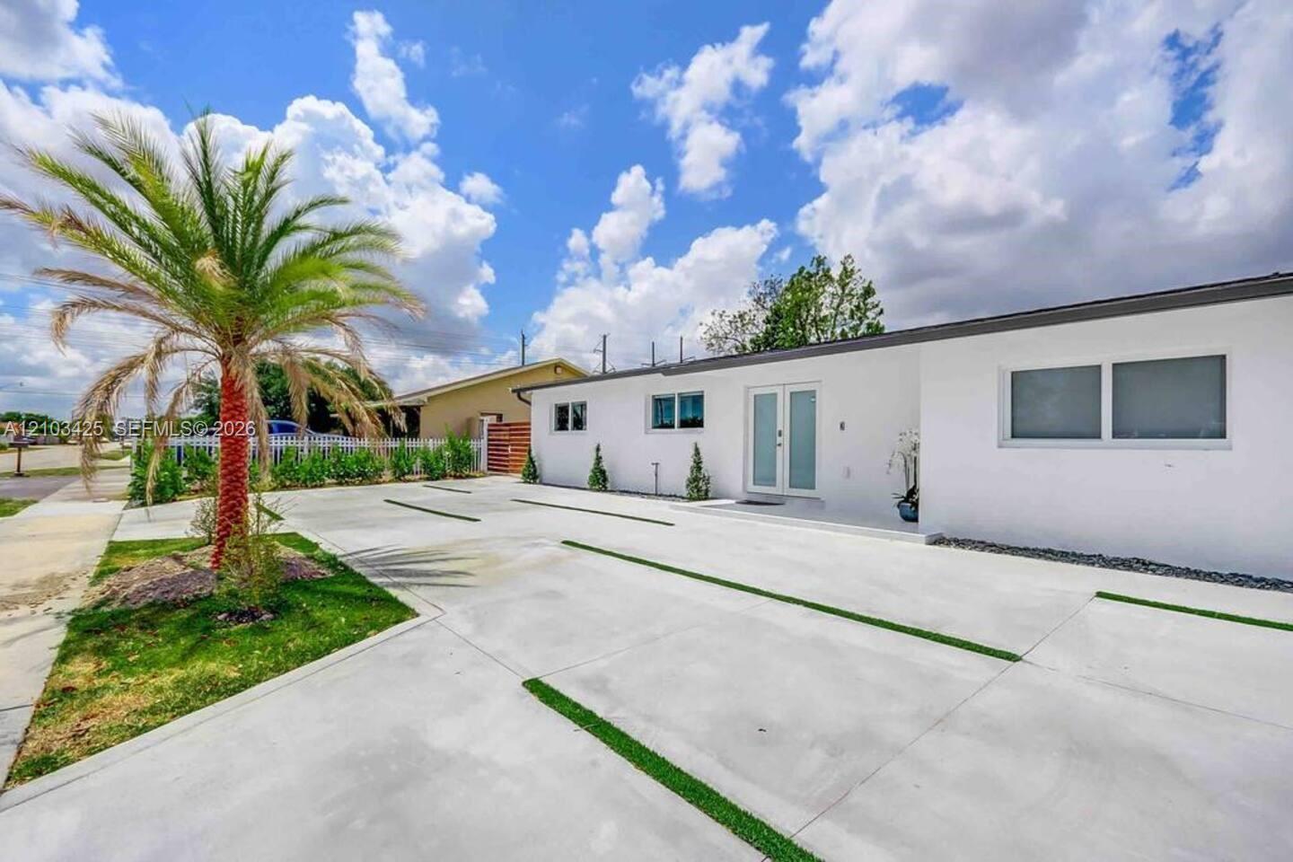3530 SW 104th Ave # 1, Miami FL 33165