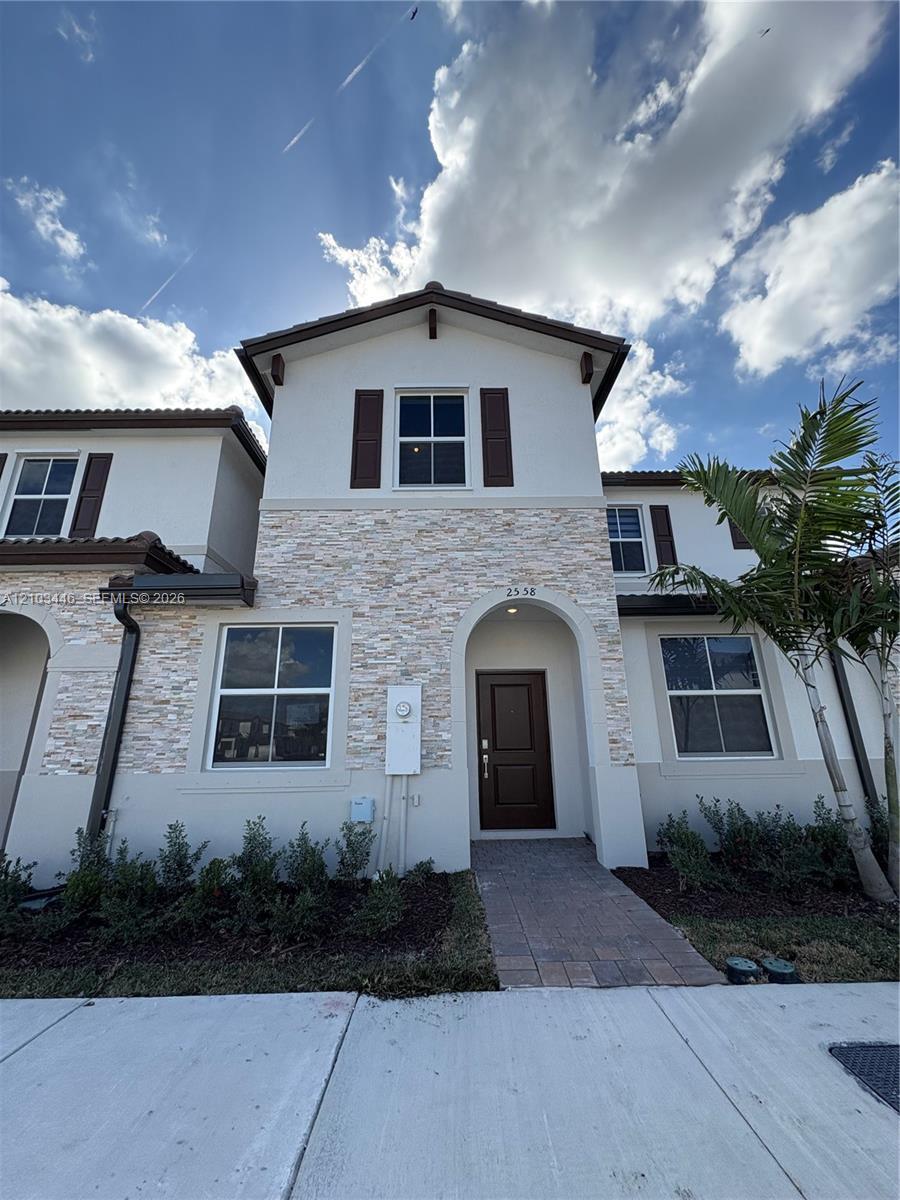 2558 SE 29th St # 2558, Homestead FL 33035
