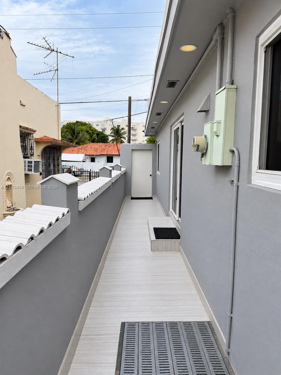 2X01 NW 4th St # A, Miami FL 33125