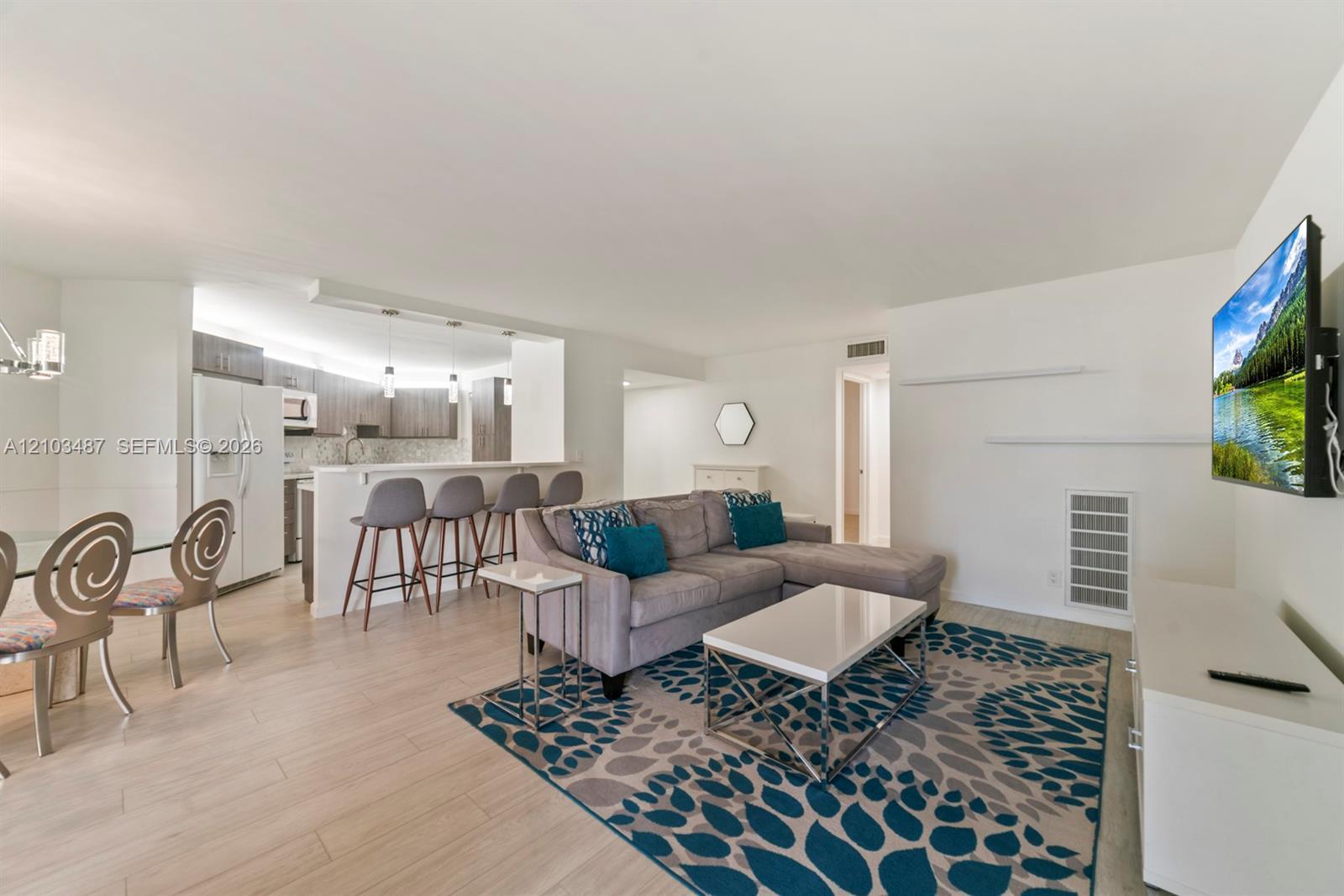5850 Camino Del Sol # 206, Boca Raton FL 33433