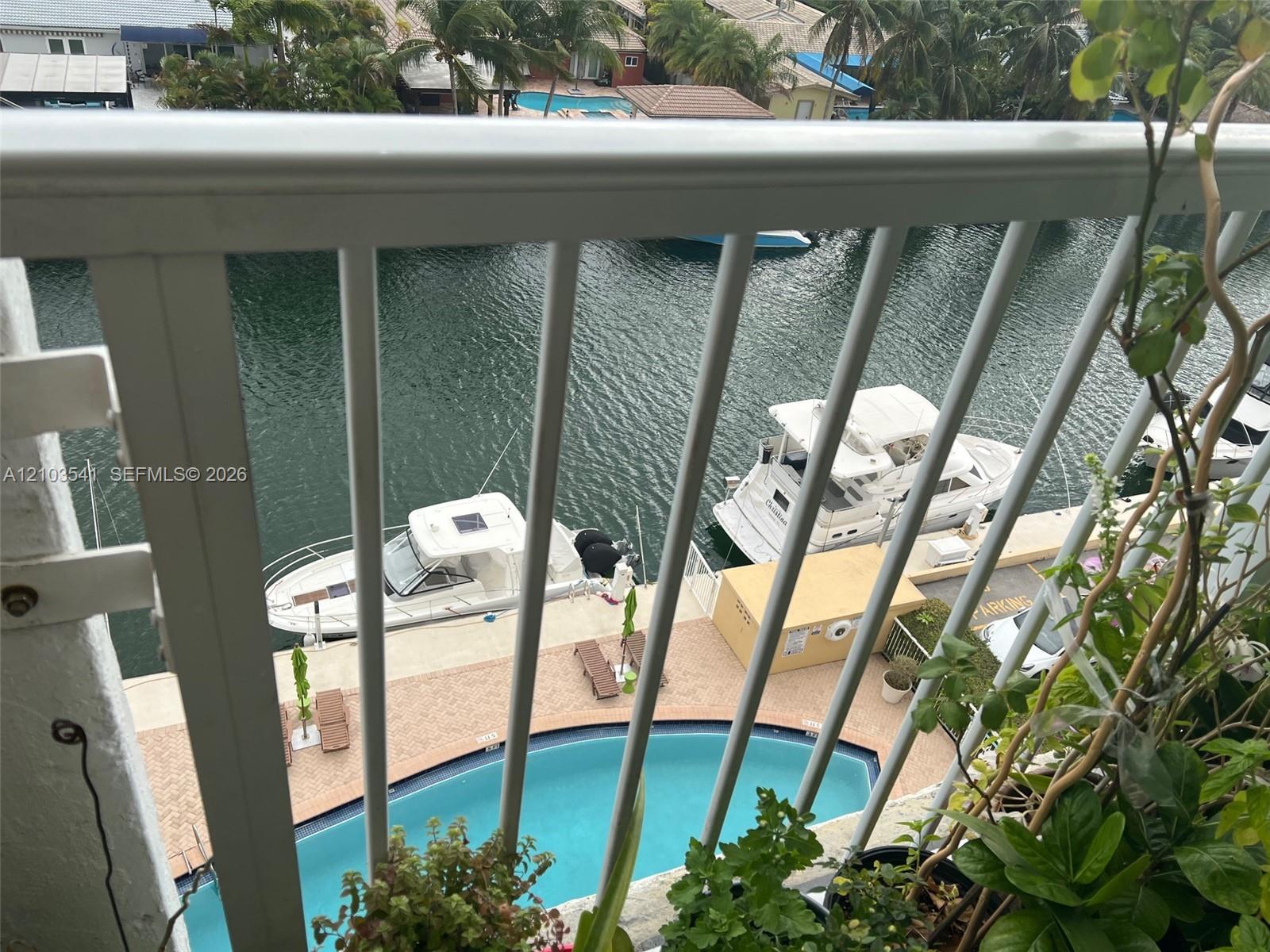 2000 NE 135th St # 707, North Miami FL 33181