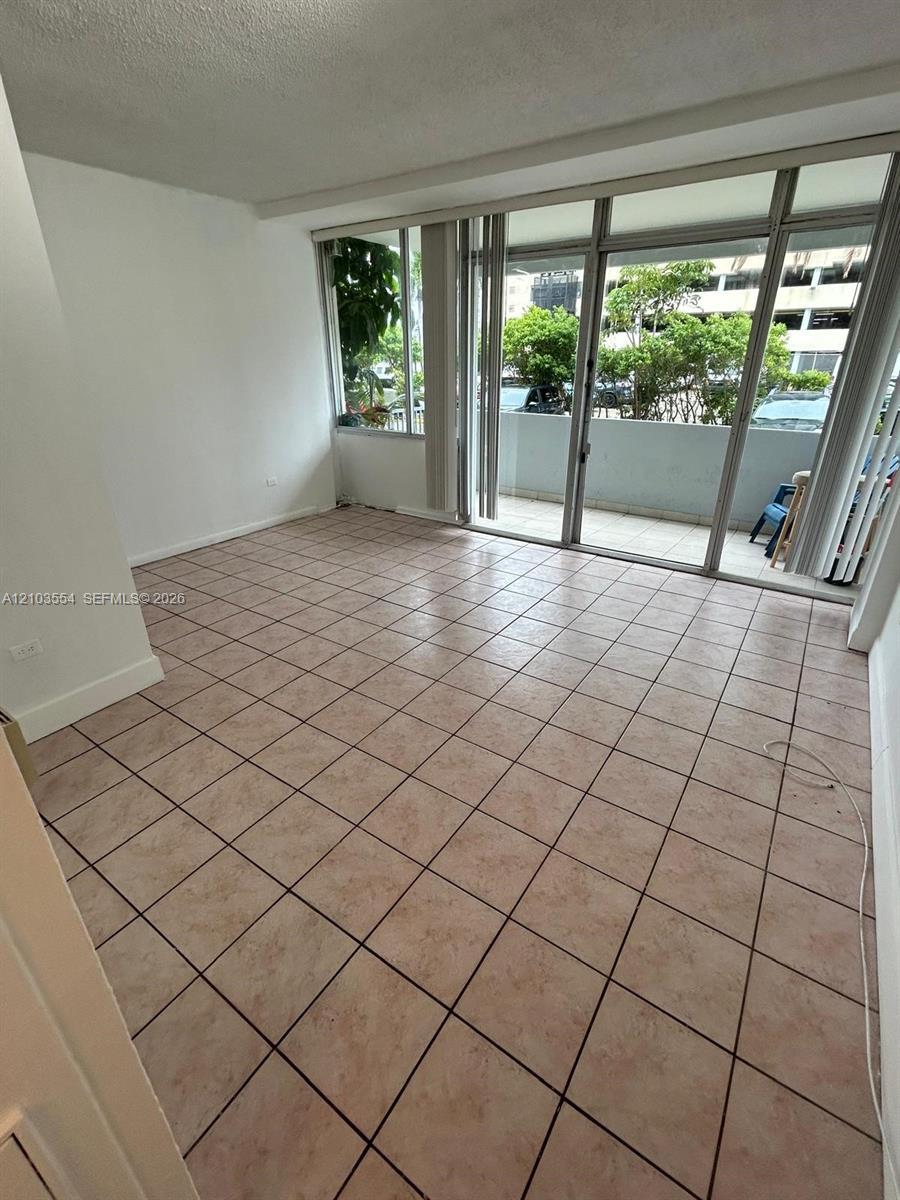 7545 E Treasure Dr # 1A, North Bay Village FL 33141