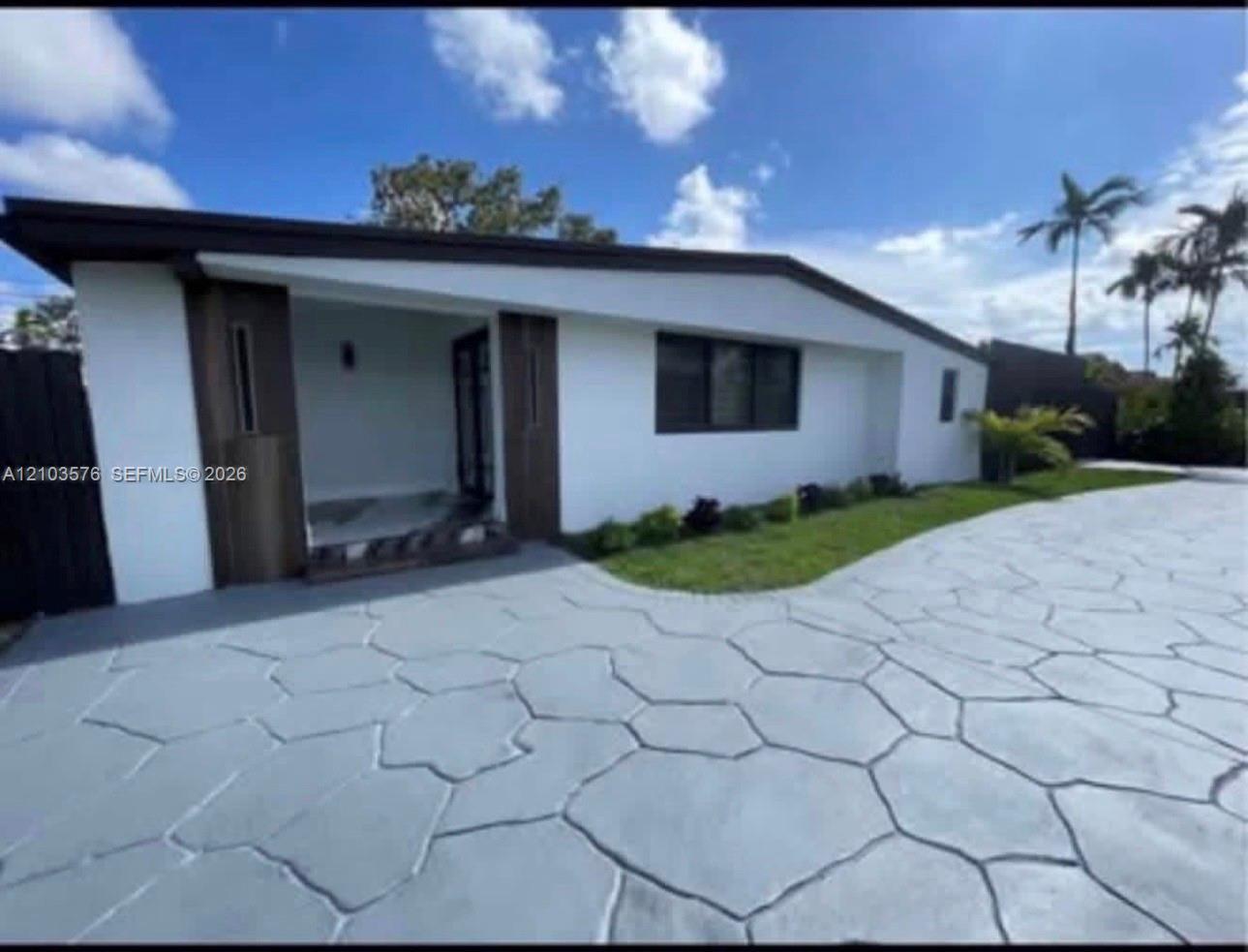 10460 SW 26th Ter, Miami FL 33165
