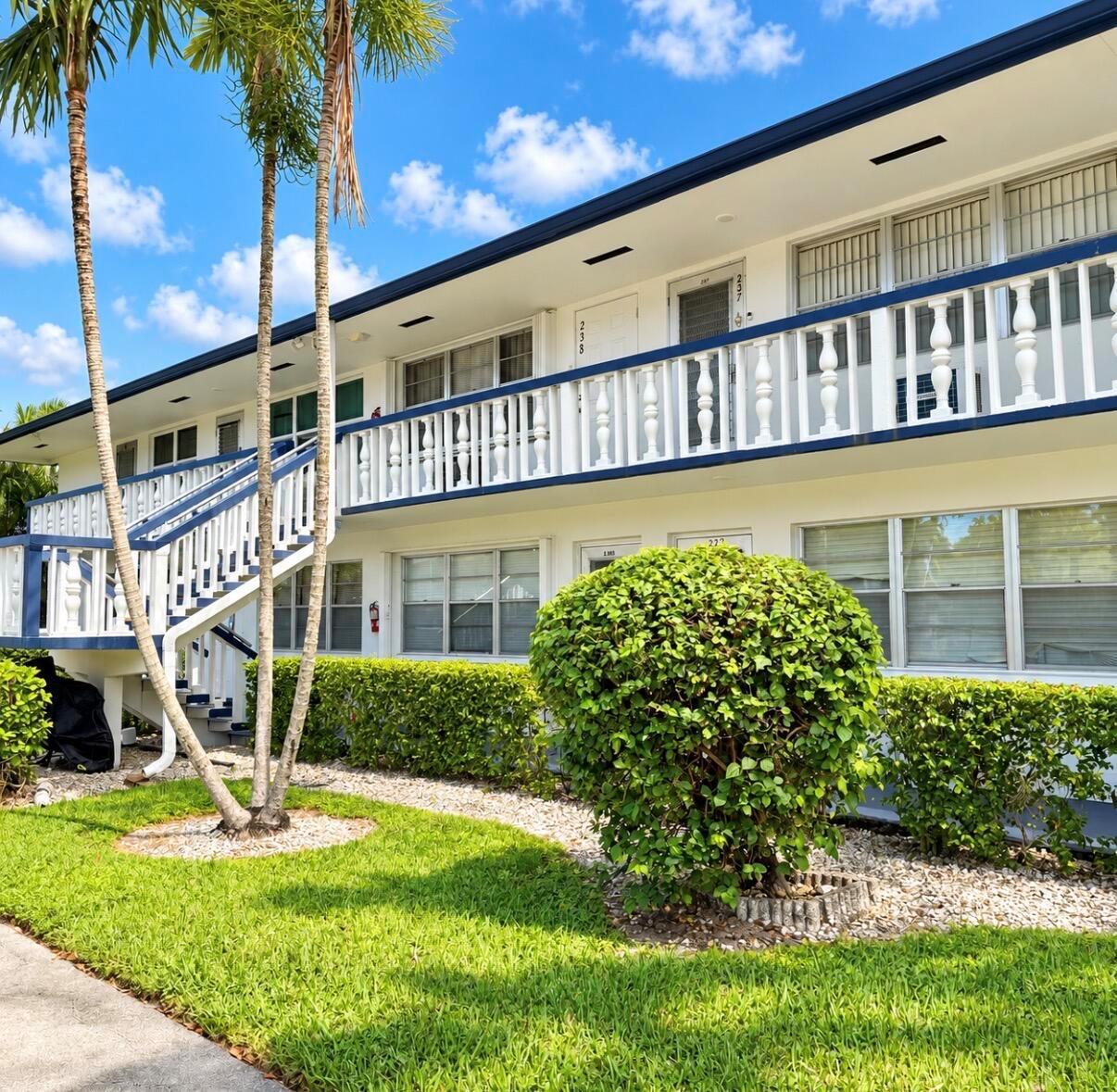 228 NORTHAMPTON L # 228, West Palm Beach FL 33417