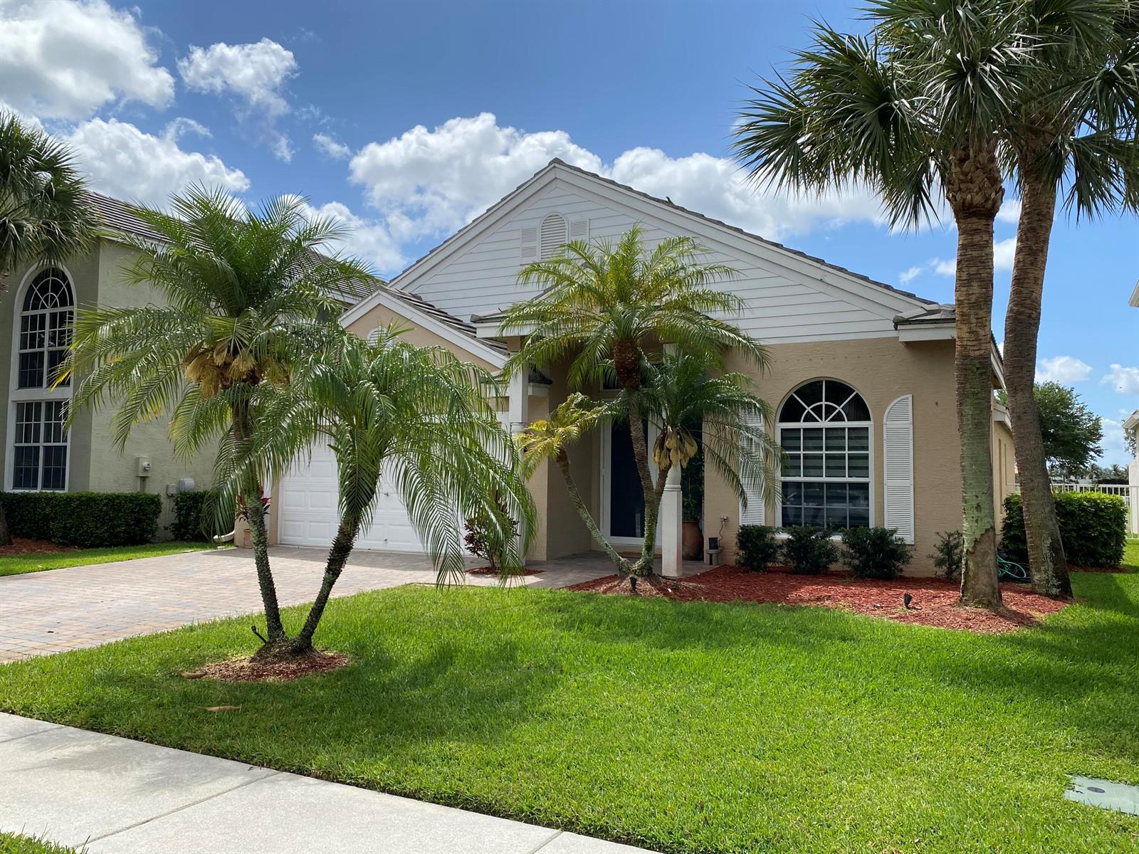 325 Berenger Walk, Royal Palm Beach FL 33414