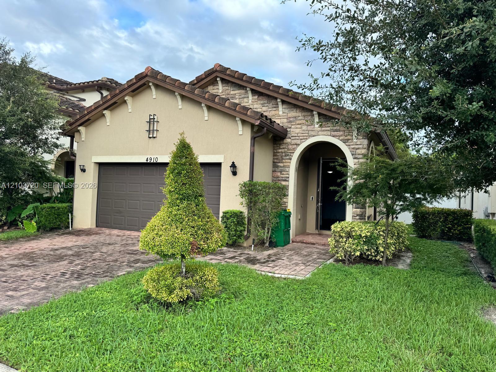 4910 NW 48th Ln, Tamarac FL 33319
