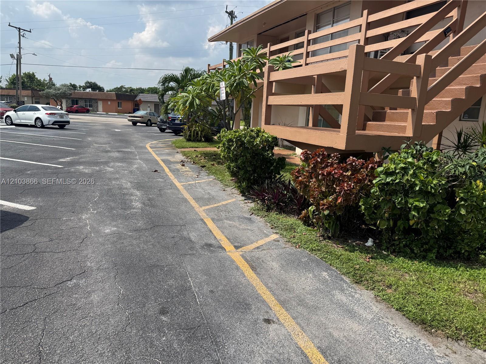 3000 NW 43rd Ter # 106, Lauderdale Lakes FL 33313
