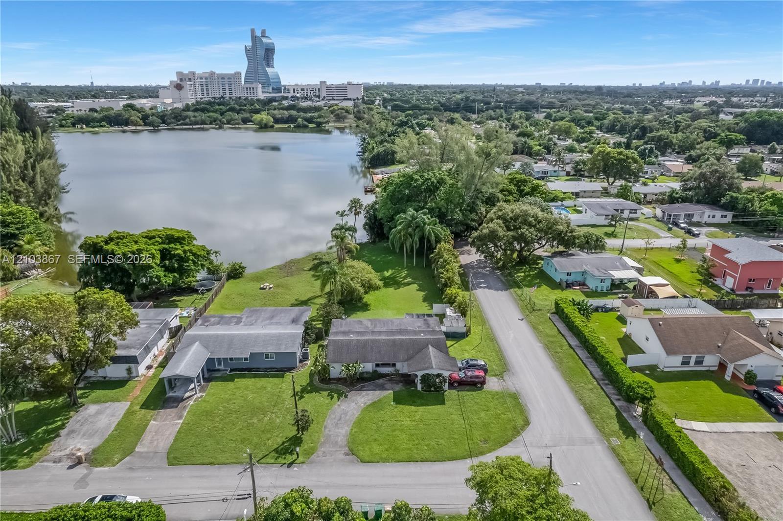 5630 SW 55th Ave, Davie FL 33314