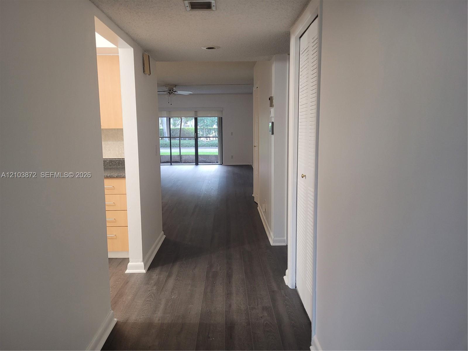 334 Lakeview Dr # 103, Weston FL 33326