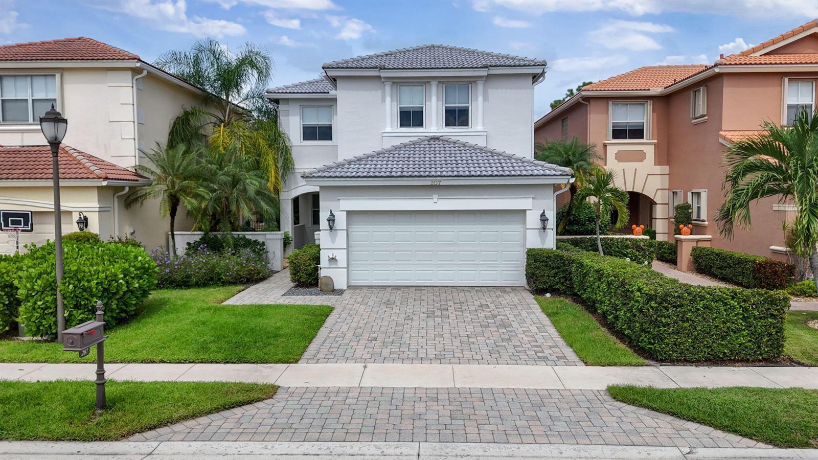 207 ISLE VERDE Way, Palm Beach Gardens FL 33418