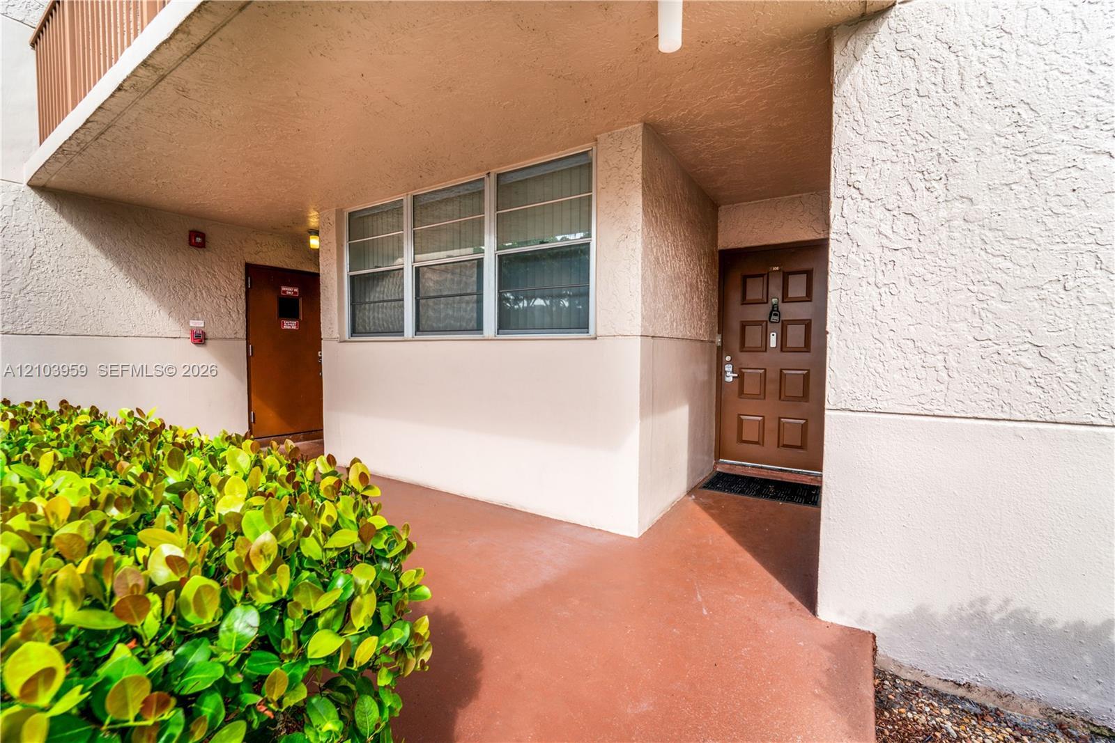 1900 Sabal Palm Dr # 106, Davie FL 33324