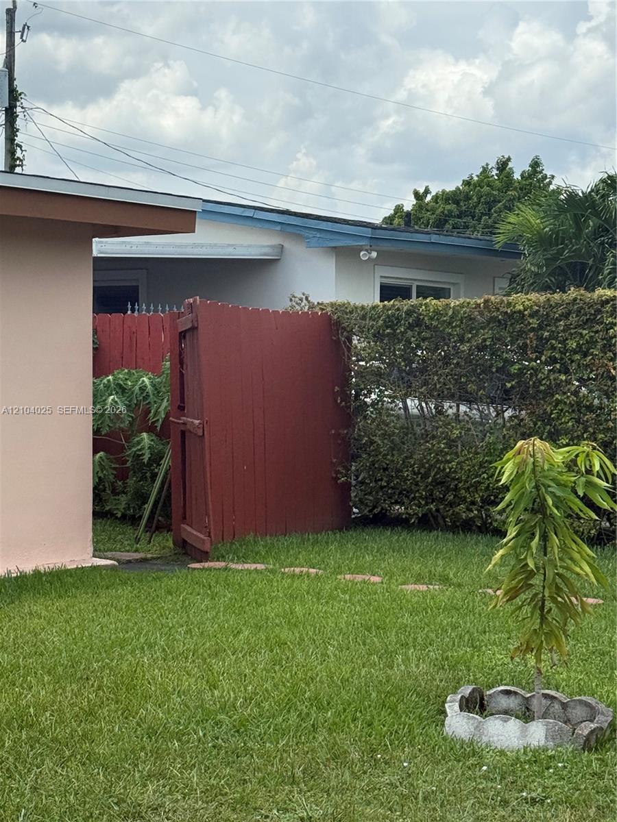 88X0 SW 18th Ter # B, Miami FL 33165