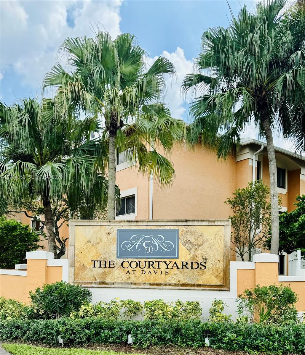 6900 SW 39th St # 212K, Davie FL 33314